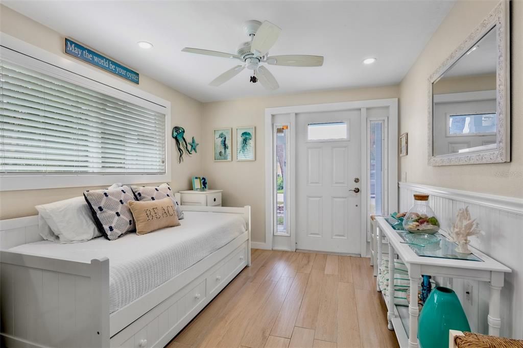 For Sale: $1,250,000 (2 beds, 2 baths, 1128 Square Feet)