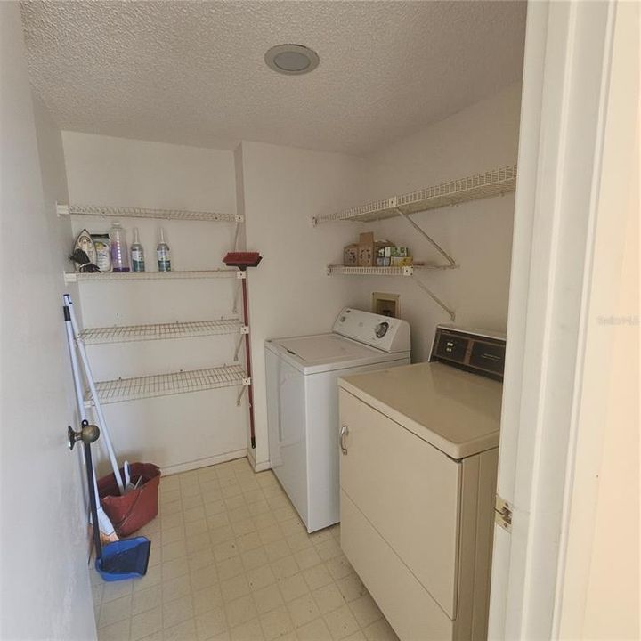 En Venta: $349,900 (2 camas, 2 baños, 1170 Pies cuadrados)