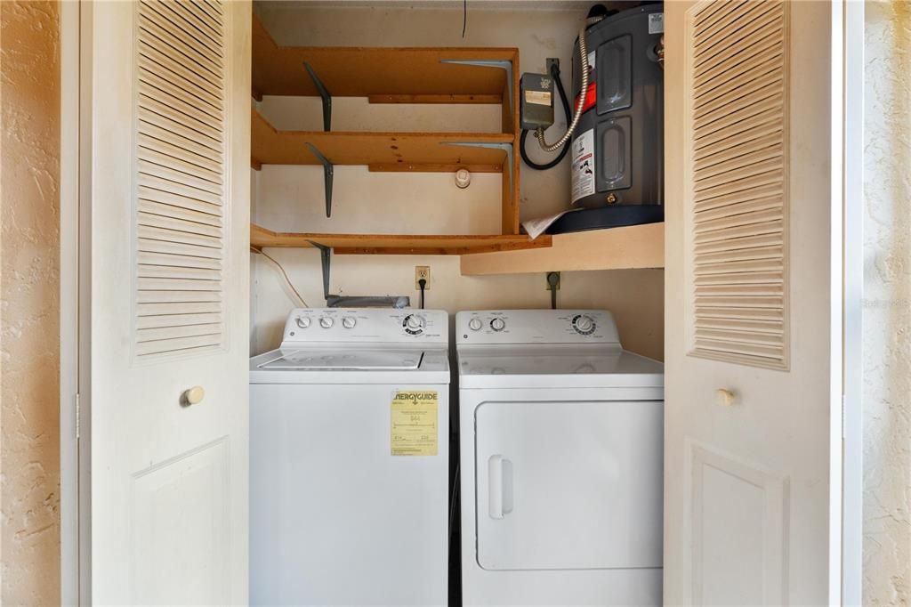 For Sale: $125,000 (2 beds, 2 baths, 945 Square Feet)