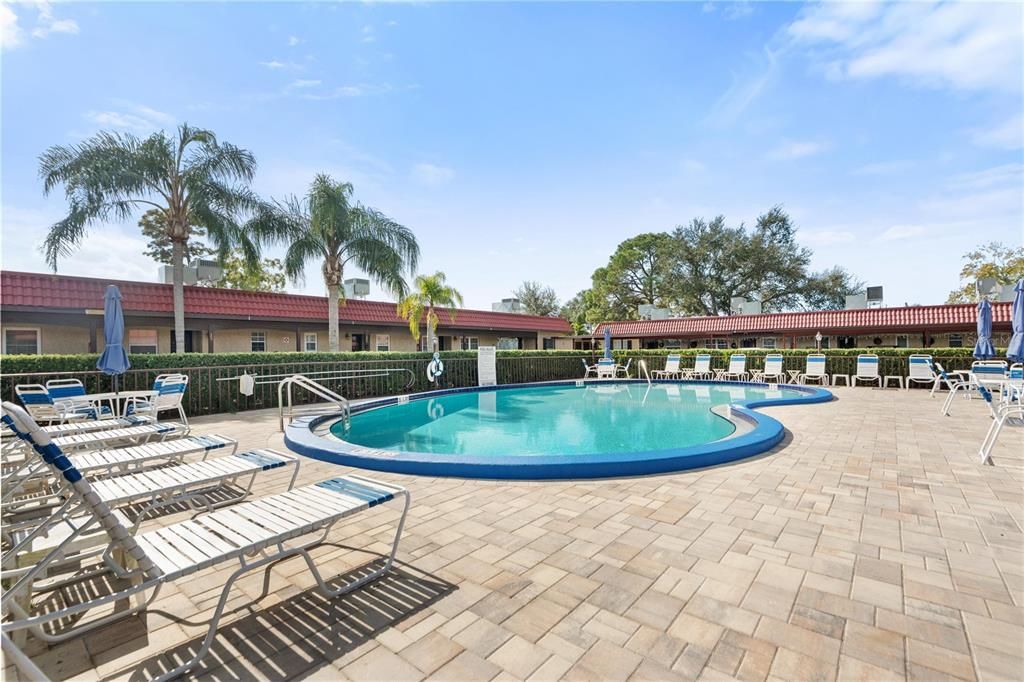 For Sale: $125,000 (2 beds, 2 baths, 945 Square Feet)