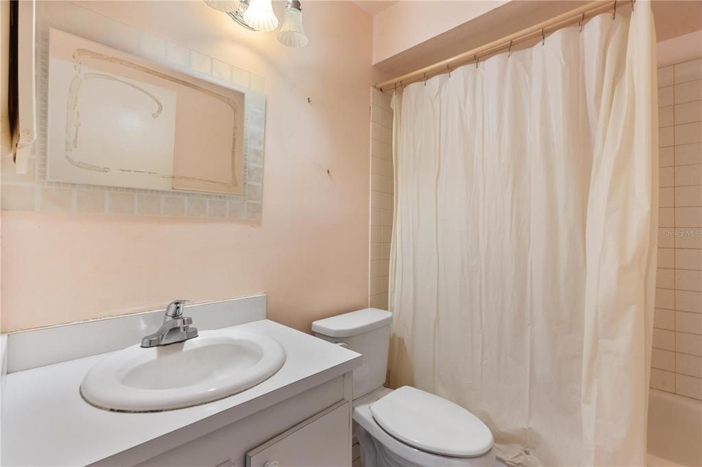 For Sale: $125,000 (2 beds, 2 baths, 945 Square Feet)