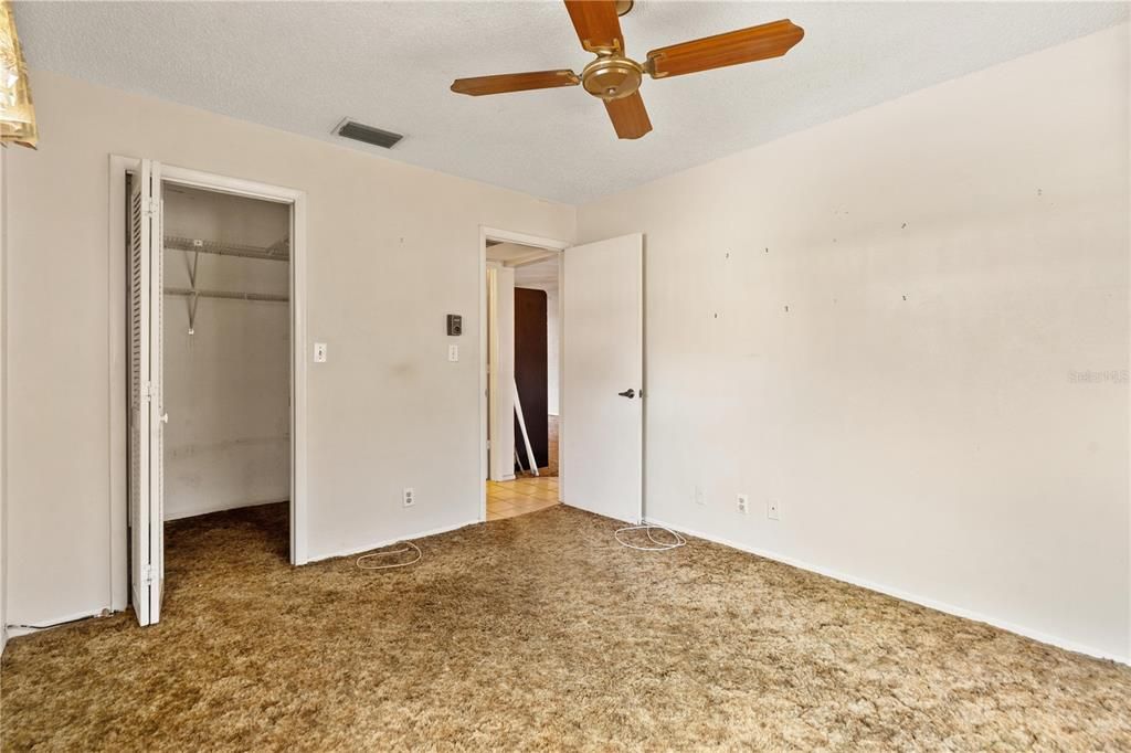 For Sale: $125,000 (2 beds, 2 baths, 945 Square Feet)
