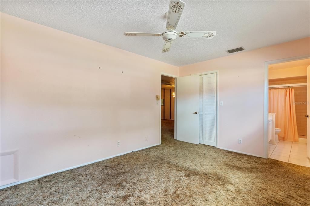 For Sale: $125,000 (2 beds, 2 baths, 945 Square Feet)