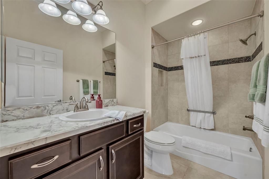 На продажу: $545,900 (3 спален, 2 ванн, 2066 Квадратных фут)