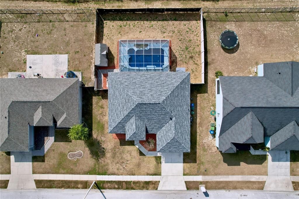 合同活跃: $325,000 (4 贝兹, 2 浴室, 2308 平方英尺)