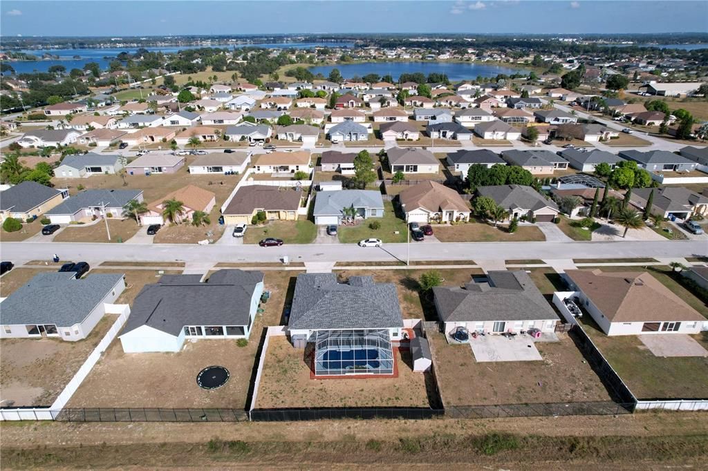 合同活跃: $325,000 (4 贝兹, 2 浴室, 2308 平方英尺)