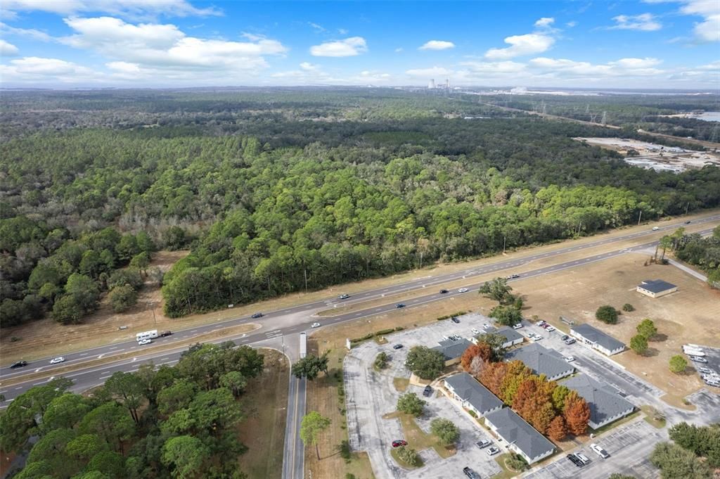 待售: $1,100,000 (8.13 acres)