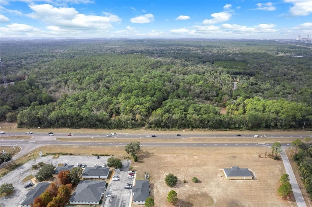 待售: $1,100,000 (8.13 acres)