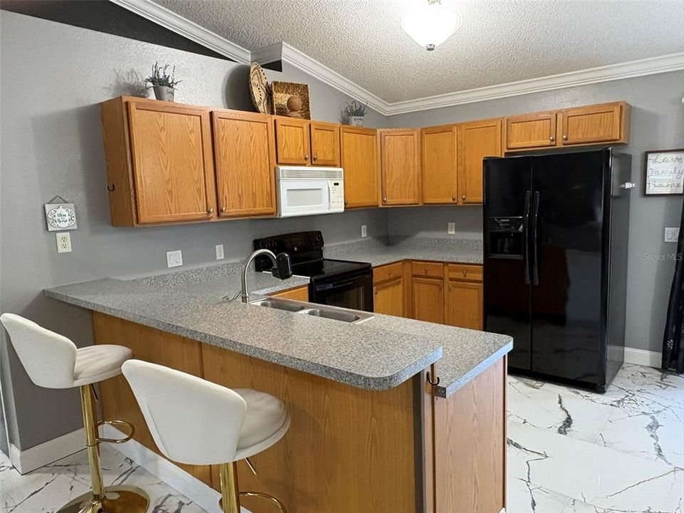 For Sale: $314,000 (3 beds, 2 baths, 1256 Square Feet)