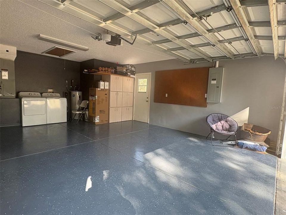 For Sale: $314,000 (3 beds, 2 baths, 1256 Square Feet)