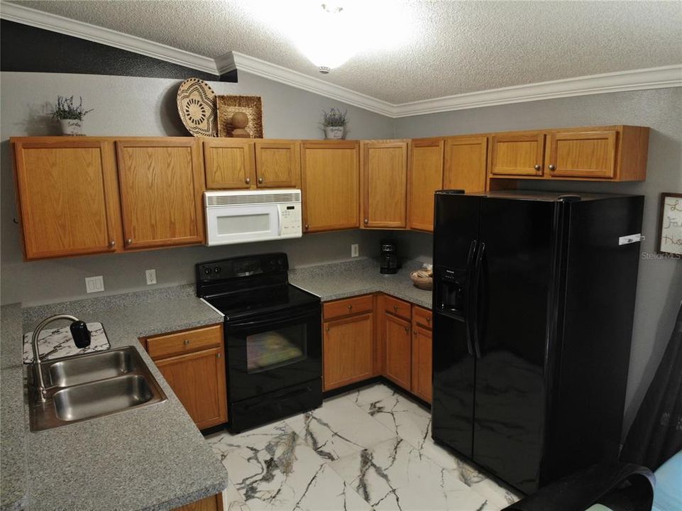 For Sale: $314,000 (3 beds, 2 baths, 1256 Square Feet)