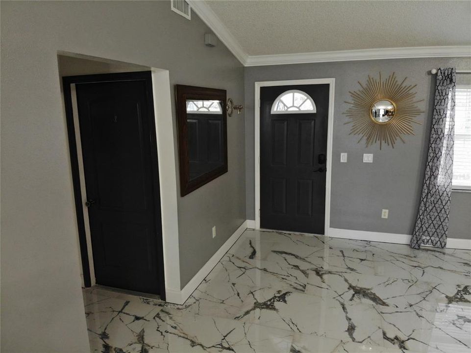 For Sale: $314,000 (3 beds, 2 baths, 1256 Square Feet)