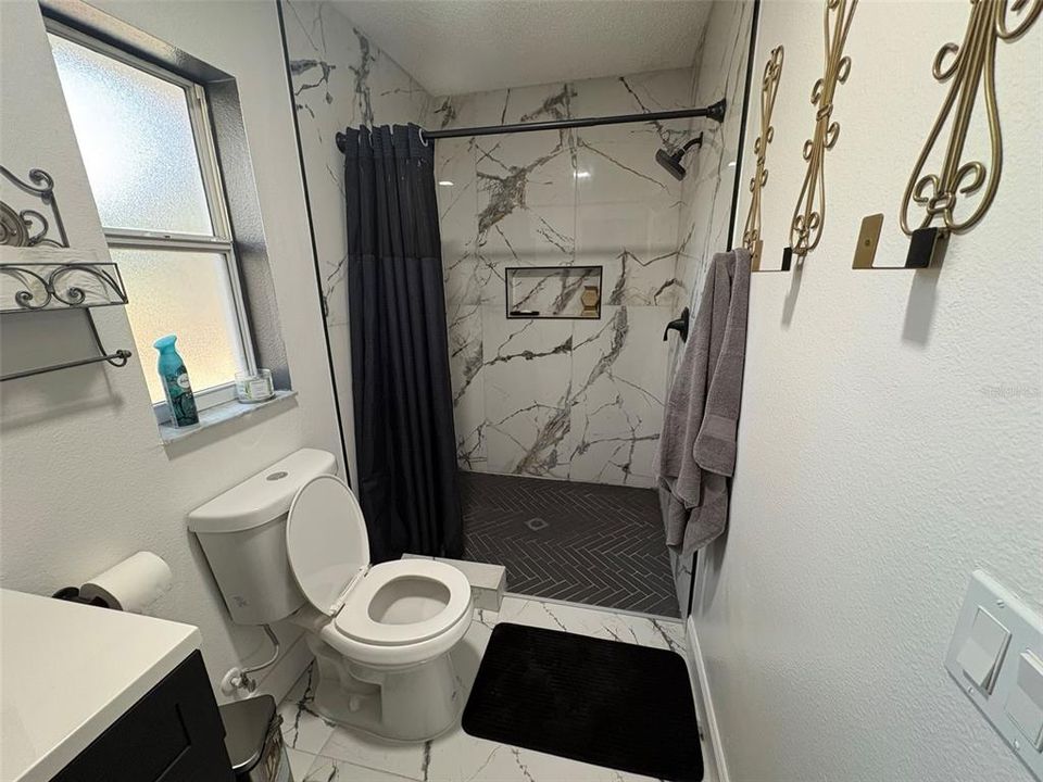 For Sale: $314,000 (3 beds, 2 baths, 1256 Square Feet)