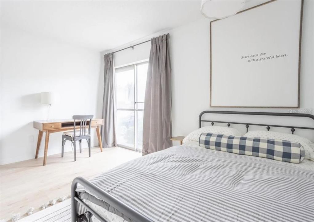 For Rent: $1,000 (2 beds, 1 baths, 755 Square Feet)