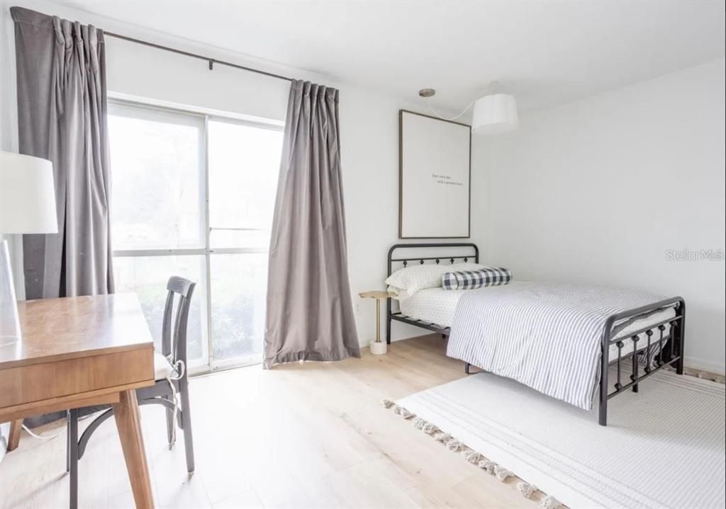 For Rent: $1,000 (2 beds, 1 baths, 755 Square Feet)