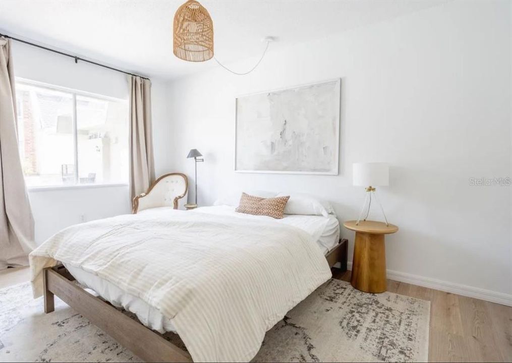 For Rent: $1,000 (2 beds, 1 baths, 755 Square Feet)