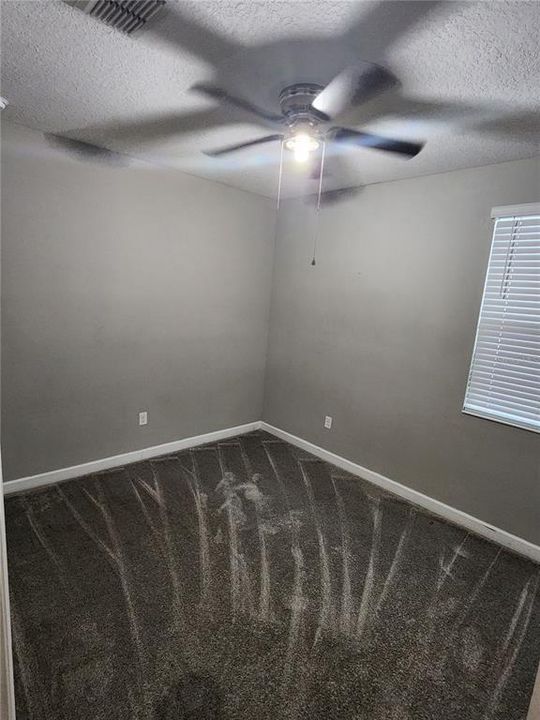 For Rent: $2,100 (4 beds, 2 baths, 2004 Square Feet)