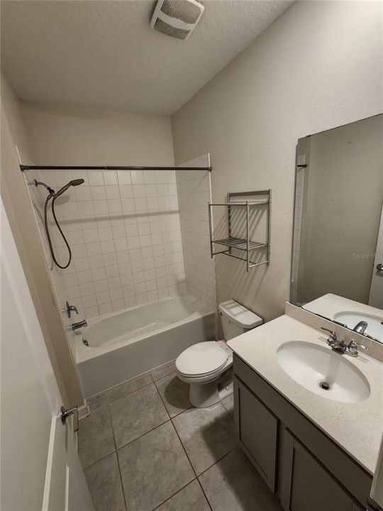 For Rent: $2,100 (4 beds, 2 baths, 2004 Square Feet)