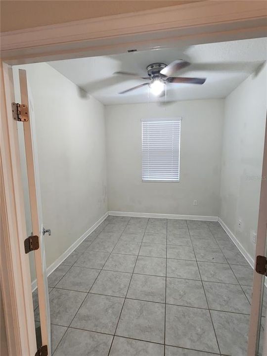 For Rent: $2,100 (4 beds, 2 baths, 2004 Square Feet)