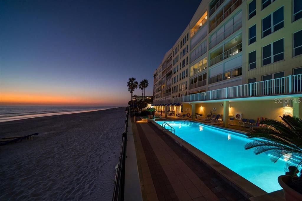 На продажу: $2,199,900 (3 спален, 3 ванн, 2227 Квадратных фут)