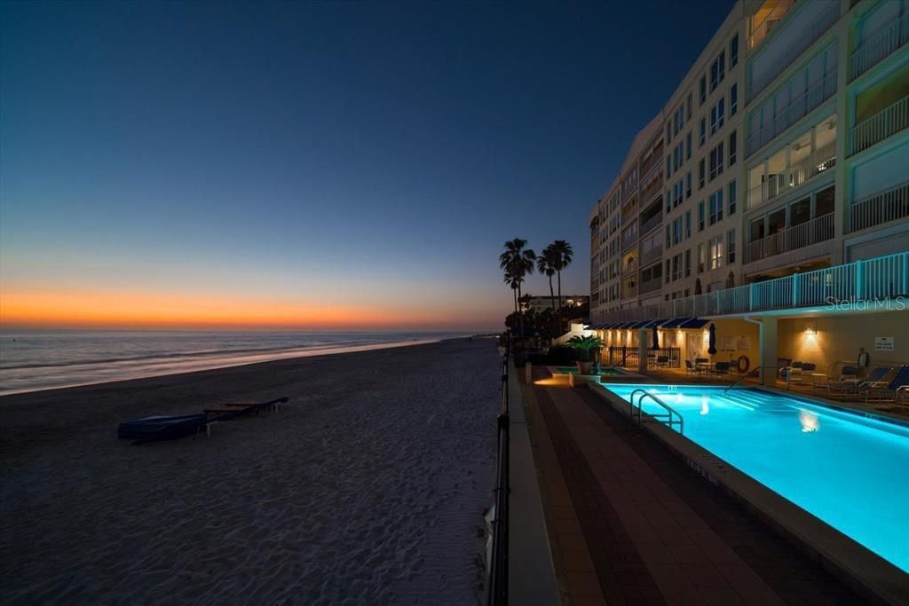 На продажу: $2,199,900 (3 спален, 3 ванн, 2227 Квадратных фут)