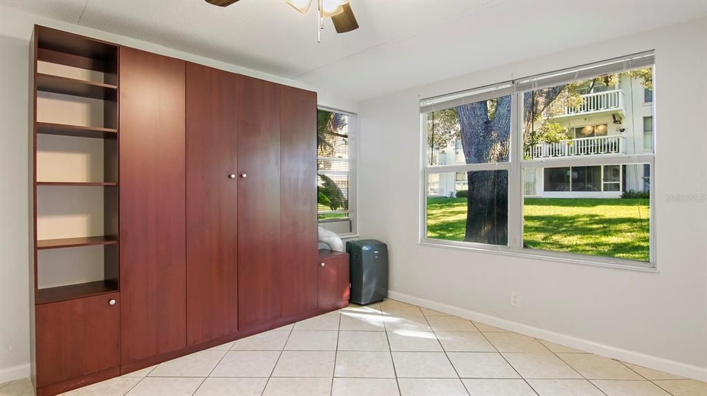 待售: $179,999 (2 贝兹, 1 浴室, 765 平方英尺)