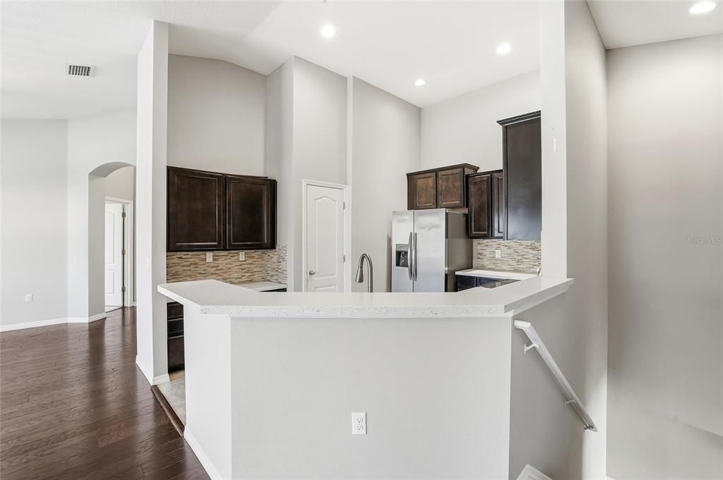 For Sale: $288,000 (2 beds, 2 baths, 1253 Square Feet)