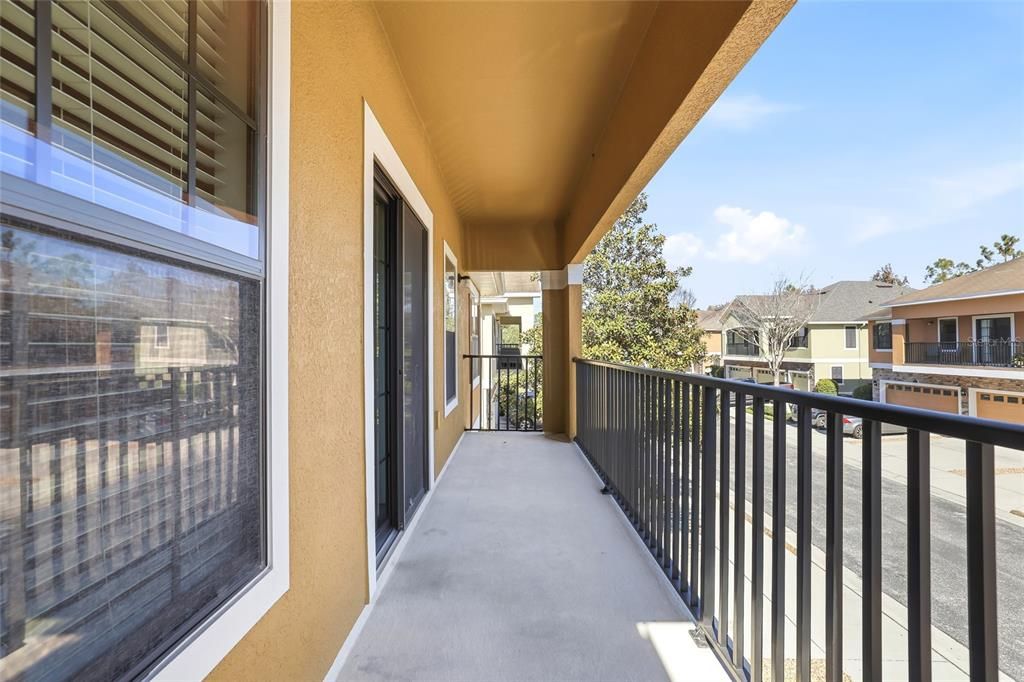 For Sale: $288,000 (2 beds, 2 baths, 1253 Square Feet)