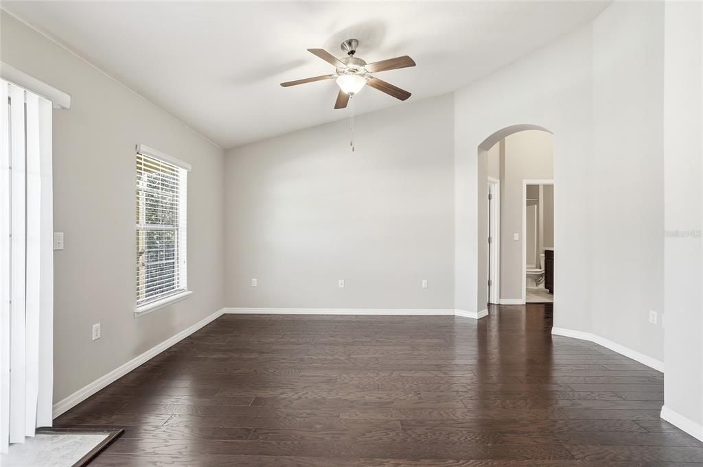 For Sale: $288,000 (2 beds, 2 baths, 1253 Square Feet)