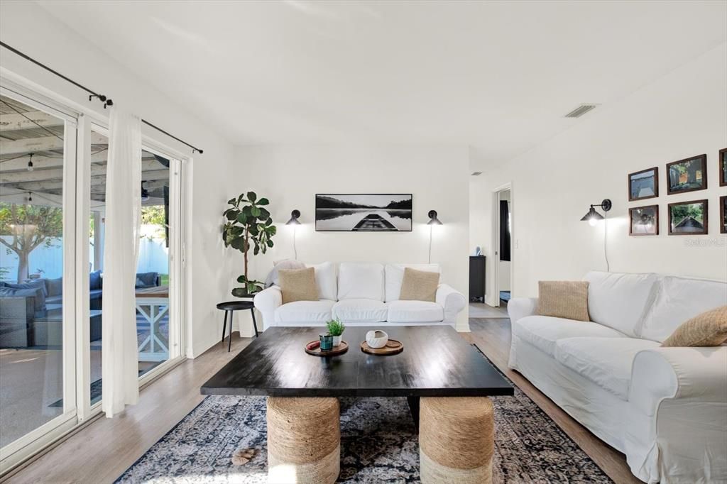 En Venta: $549,000 (3 camas, 2 baños, 1668 Pies cuadrados)