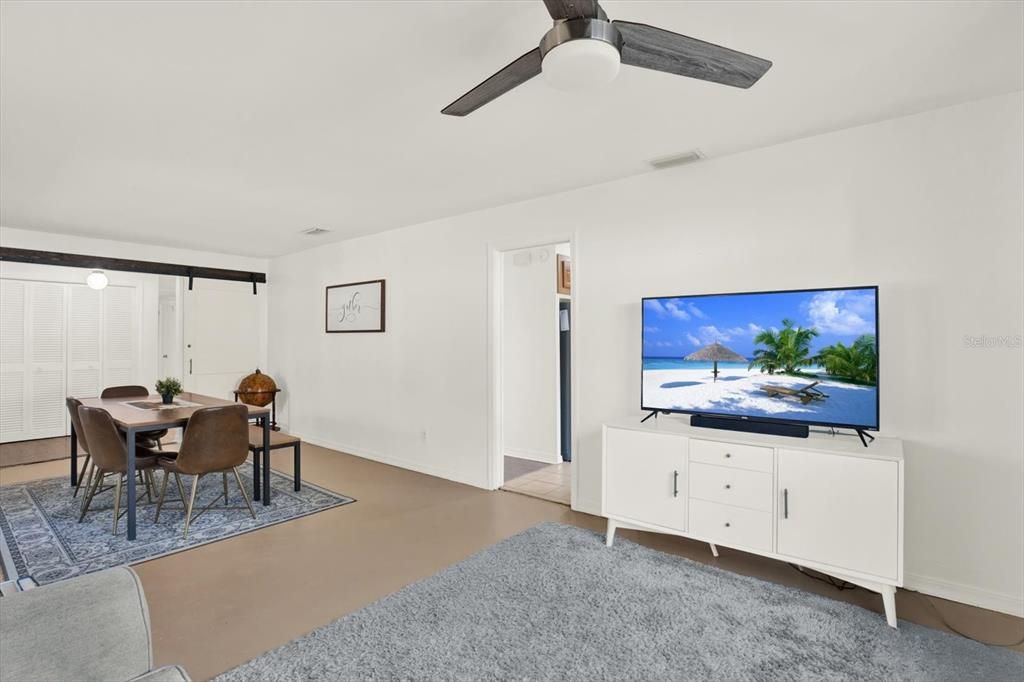 En Venta: $549,000 (3 camas, 2 baños, 1668 Pies cuadrados)