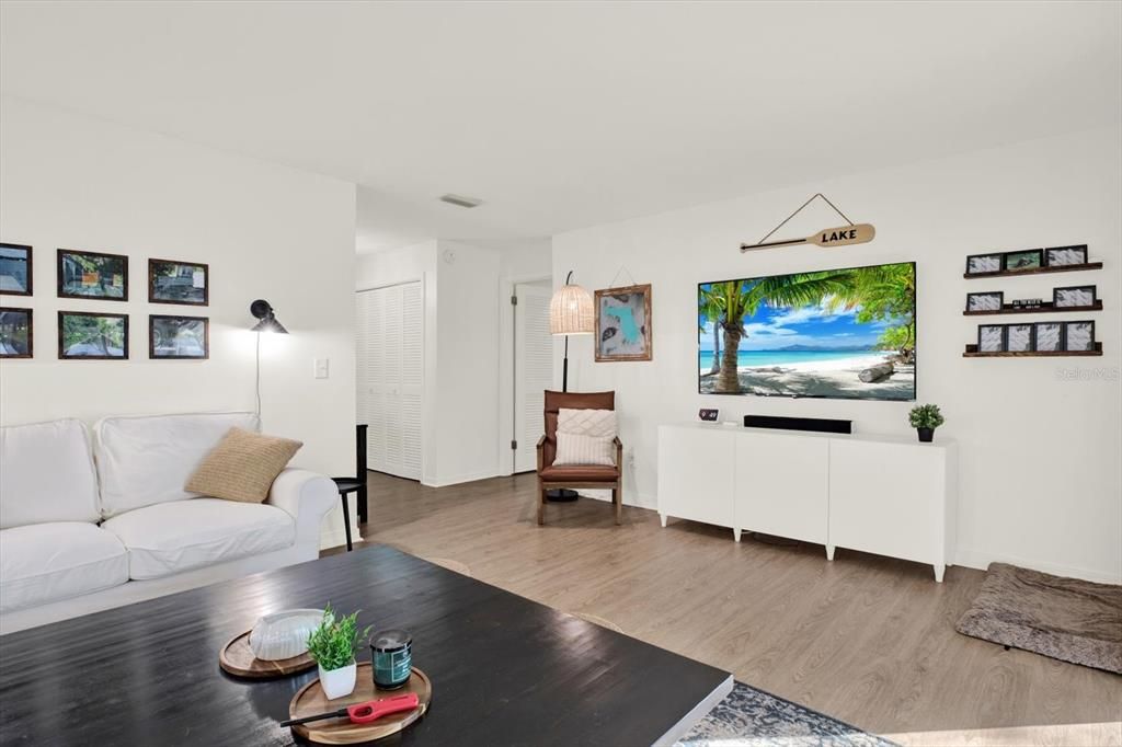 En Venta: $549,000 (3 camas, 2 baños, 1668 Pies cuadrados)