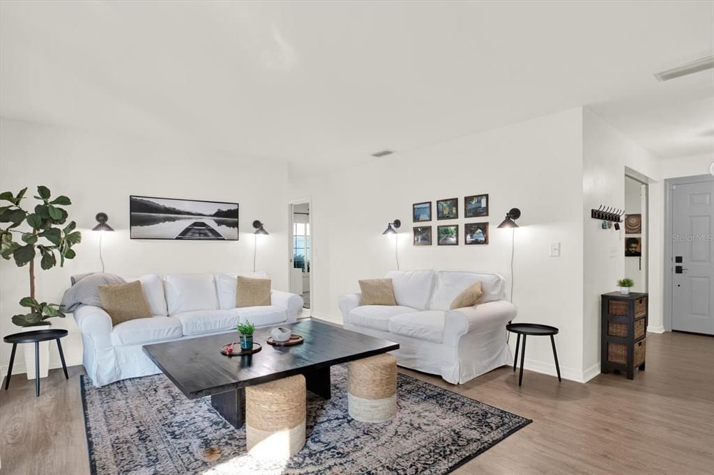 En Venta: $549,000 (3 camas, 2 baños, 1668 Pies cuadrados)