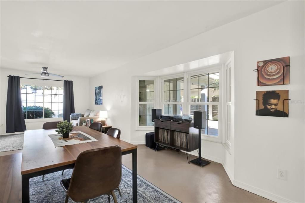 En Venta: $549,000 (3 camas, 2 baños, 1668 Pies cuadrados)