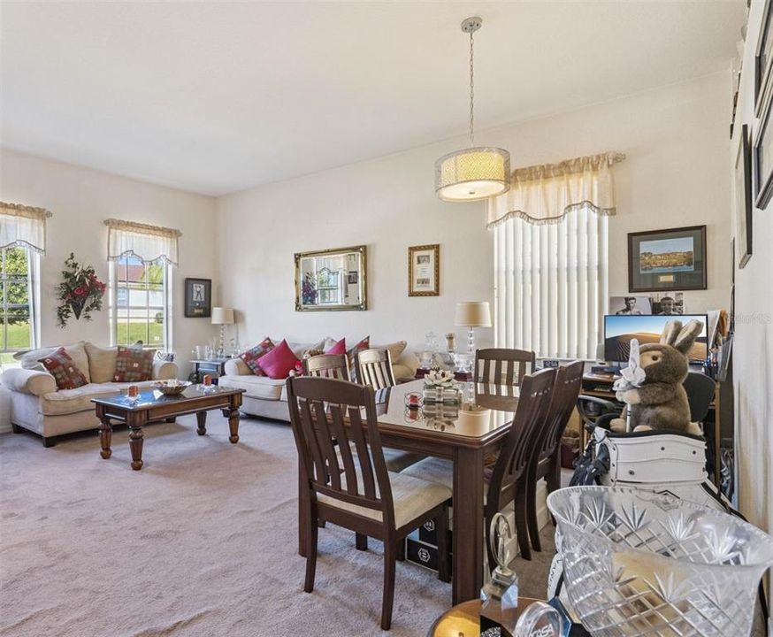 For Sale: $475,000 (4 beds, 3 baths, 1908 Square Feet)