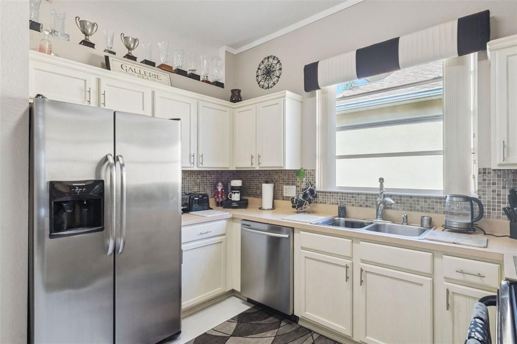 For Sale: $475,000 (4 beds, 3 baths, 1908 Square Feet)