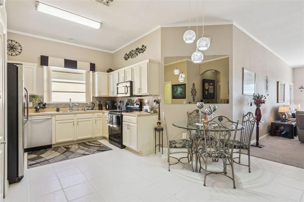 For Sale: $475,000 (4 beds, 3 baths, 1908 Square Feet)