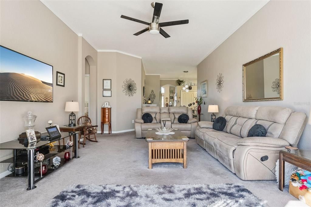 For Sale: $475,000 (4 beds, 3 baths, 1908 Square Feet)