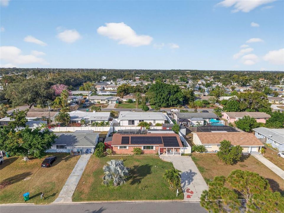 For Rent: $3,695 (3 beds, 2 baths, 2716 Square Feet)