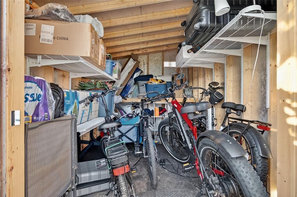 For Rent: $3,695 (3 beds, 2 baths, 2716 Square Feet)