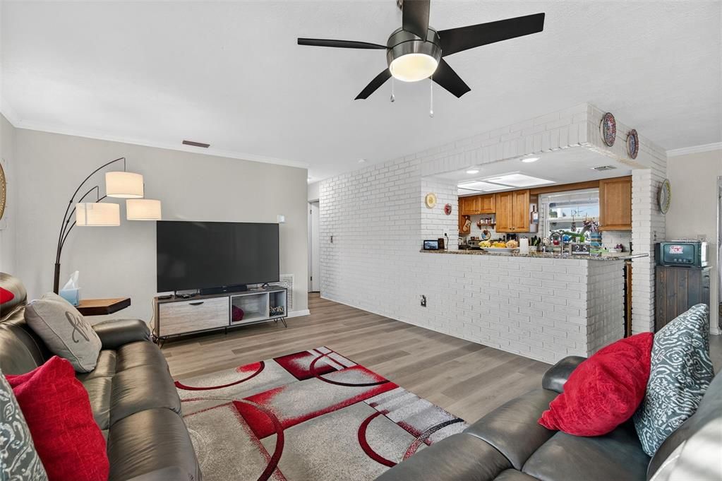 For Rent: $3,695 (3 beds, 2 baths, 2716 Square Feet)