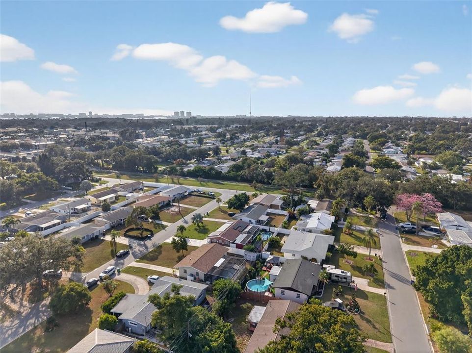 For Rent: $3,695 (3 beds, 2 baths, 2716 Square Feet)