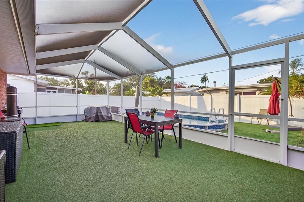 For Rent: $3,695 (3 beds, 2 baths, 2716 Square Feet)