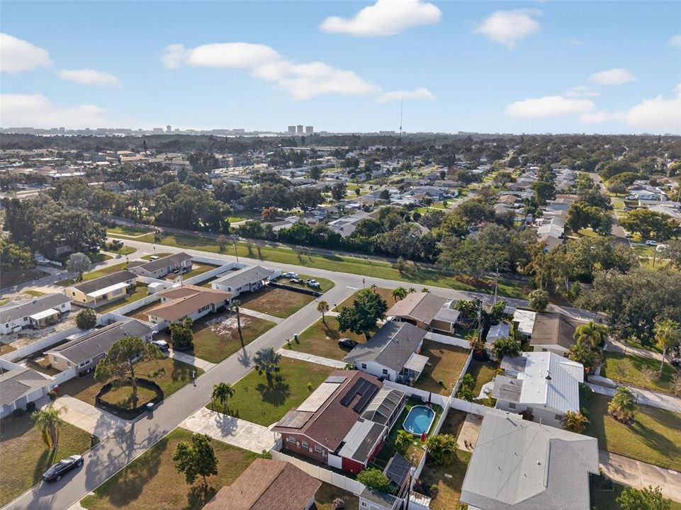 For Rent: $3,695 (3 beds, 2 baths, 2716 Square Feet)