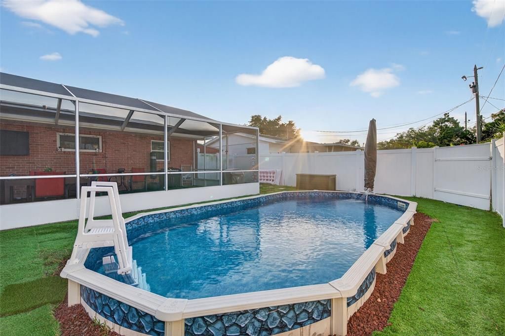 For Rent: $3,695 (3 beds, 2 baths, 2716 Square Feet)