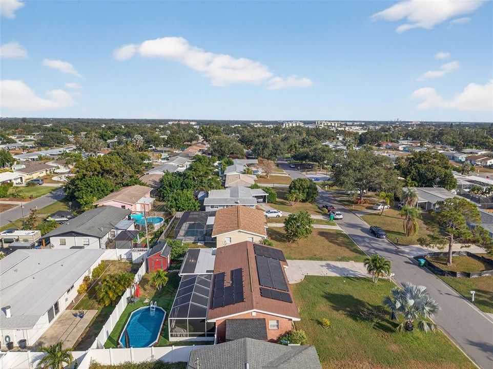 For Rent: $3,695 (3 beds, 2 baths, 2716 Square Feet)