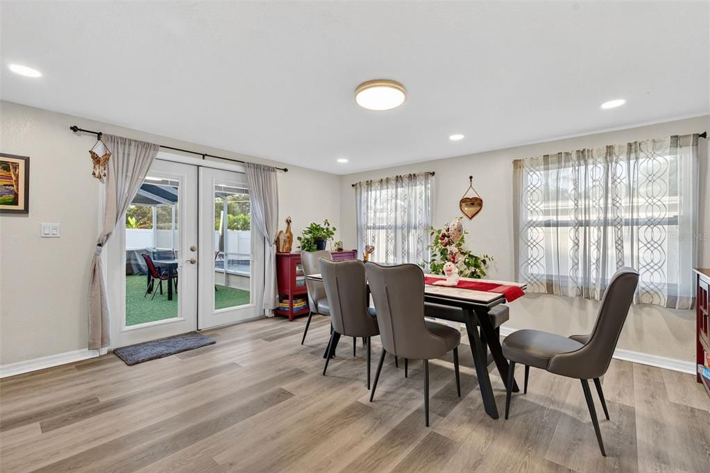 For Rent: $3,695 (3 beds, 2 baths, 2716 Square Feet)