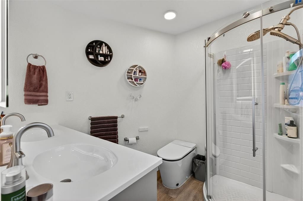 For Rent: $3,695 (3 beds, 2 baths, 2716 Square Feet)