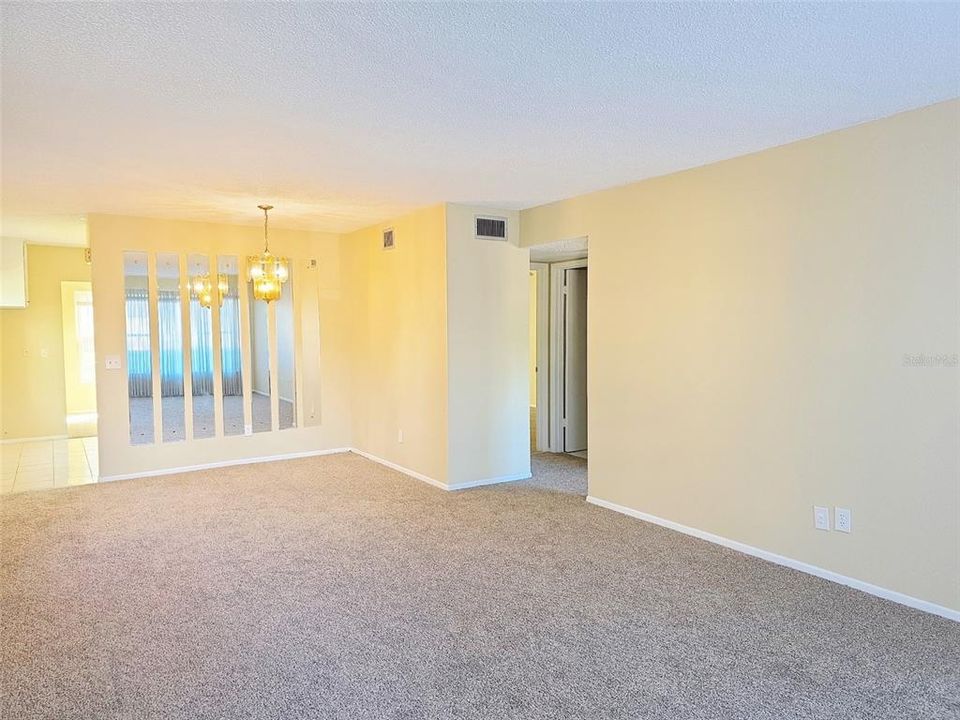 For Rent: $1,450 (2 beds, 2 baths, 1100 Square Feet)