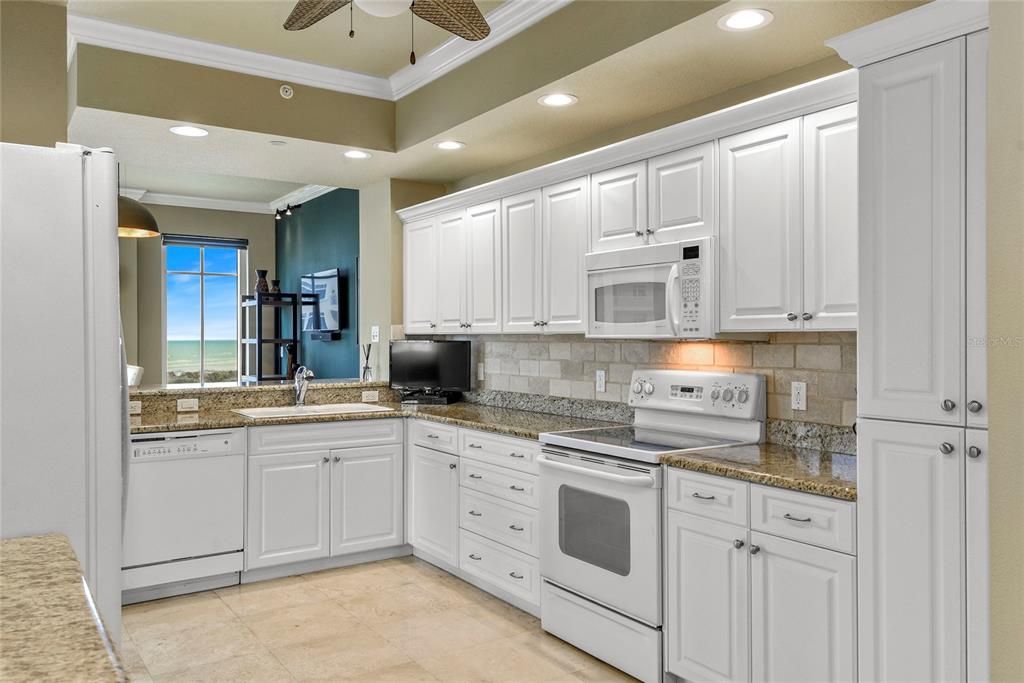 For Sale: $1,215,000 (3 beds, 2 baths, 2110 Square Feet)